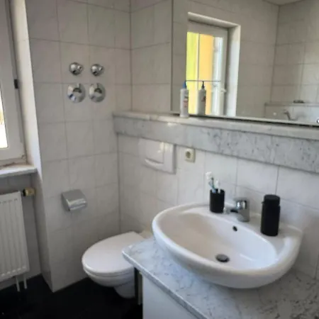 Traumhafte 2-zimmer-wohnung Am Chiemsee Mit Bergblick Διαμέρισμα